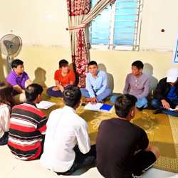 Providing technical assistance for community based organization members in Nghe An province, Vietnam - Dang Hong Manh