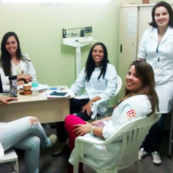 Training students in a primary health care facility in Belo Horizonte, Brazil - Mariana Felisbino-Mendes