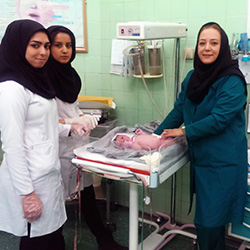 Students in the delivery room, Tehran, Iran - Mehrandokht Nekavand
